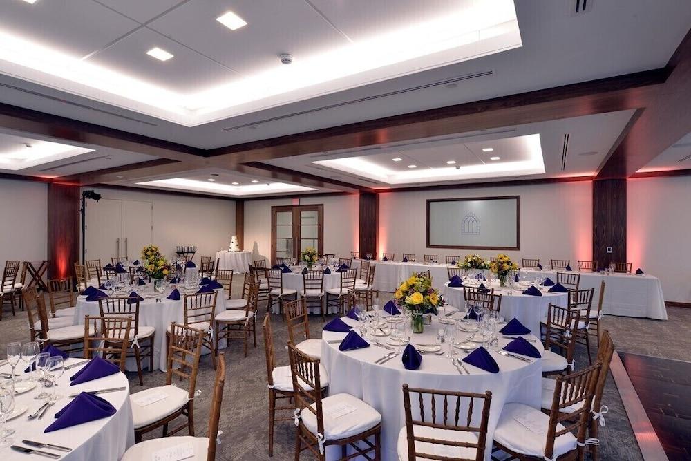 Inn at Villanova University 33/36