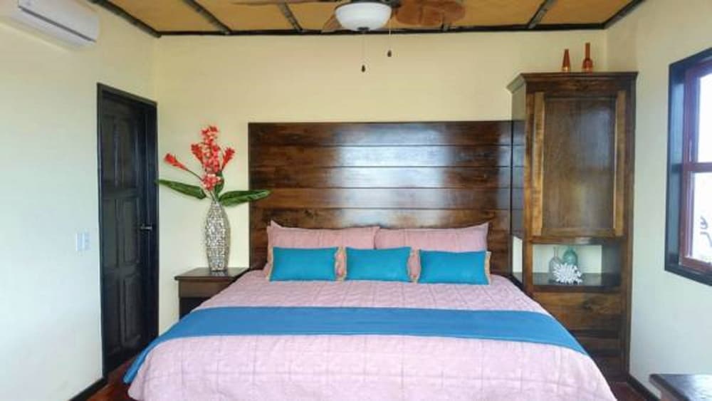 Lina Point Belize Overwater Resort 25/78