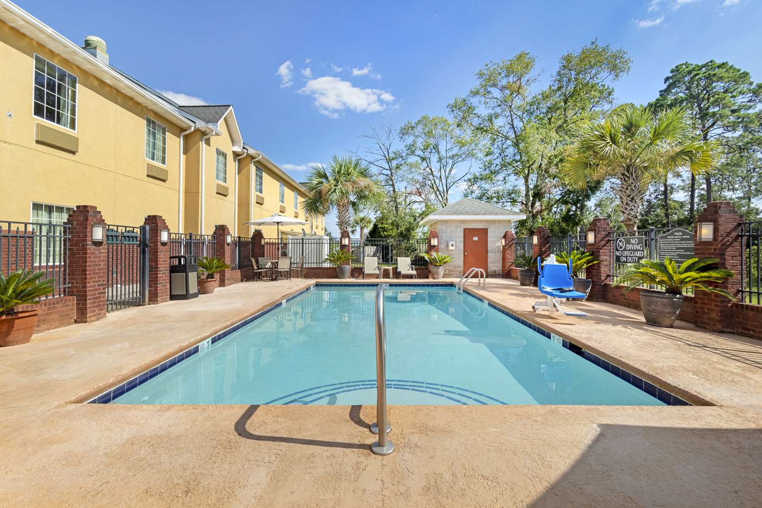 Best Western Plus Bradbury Inn & Suites 38/39