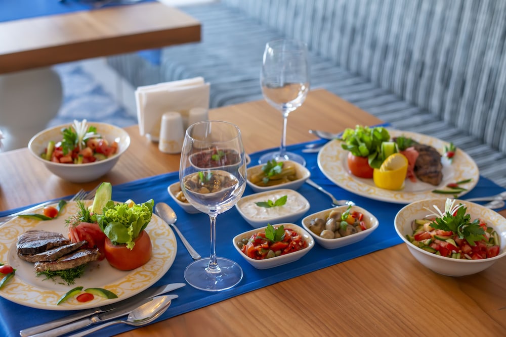 Lake & Riverside Hotel & Spa 32/41