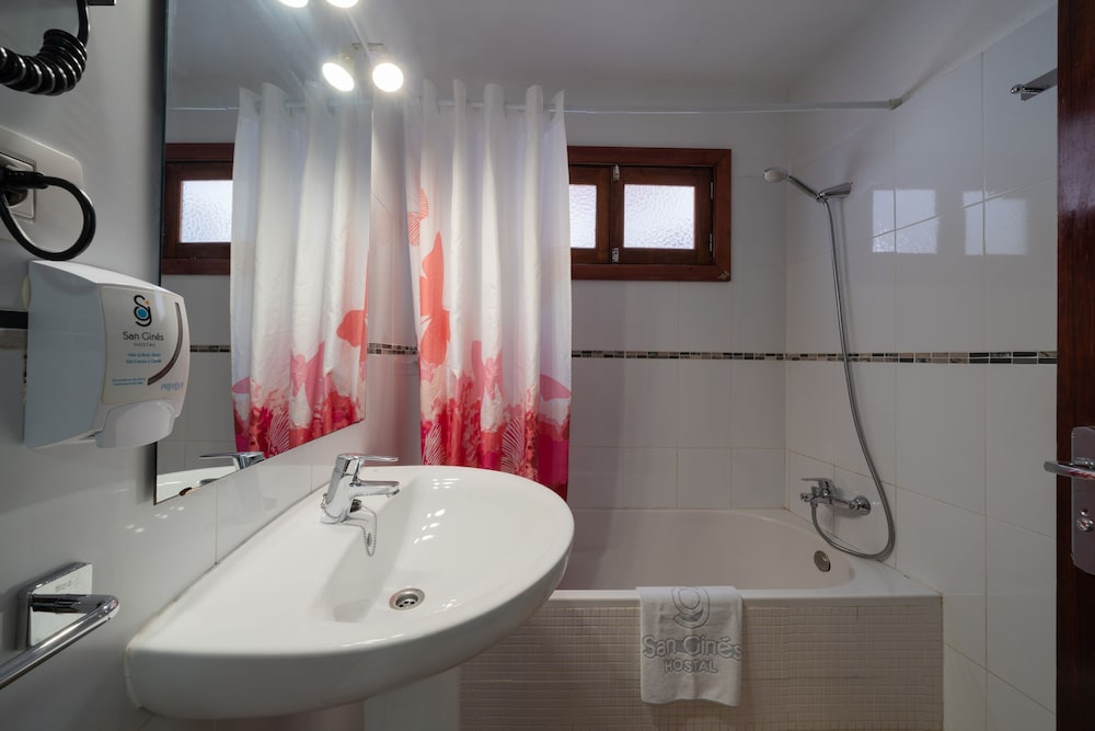 Hostal San Gines 46/46