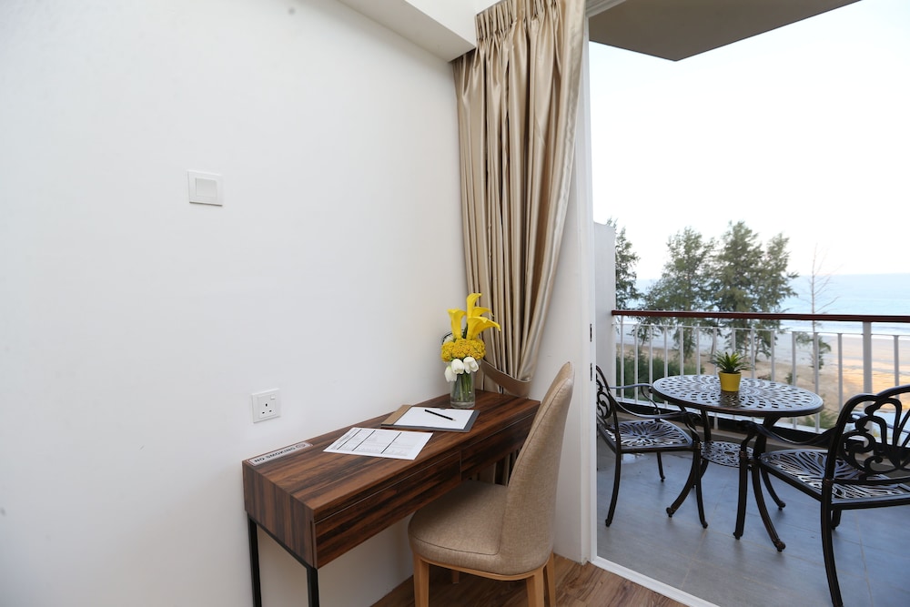 Amerald Resort Hotel 27/35