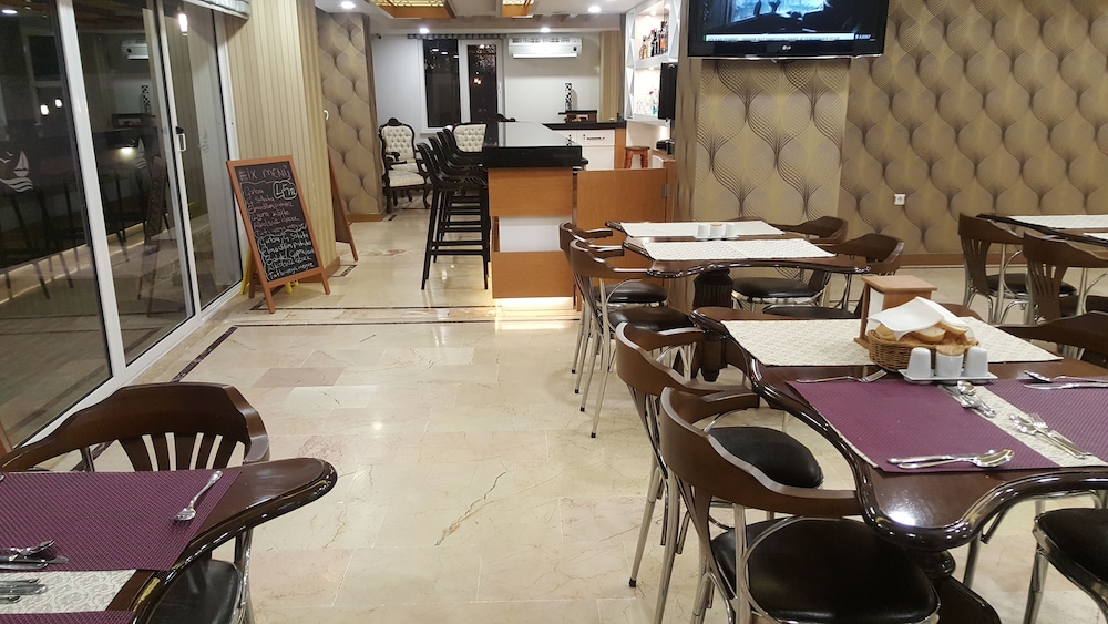 Esperanza Boutique Hotel 55/73