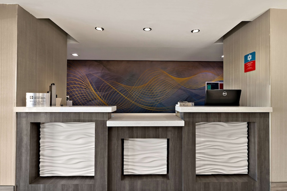 SureStay Plus Hotel by Best Western Tulsa East 写真1