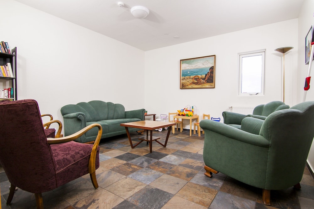 START HOSTEL 45/67