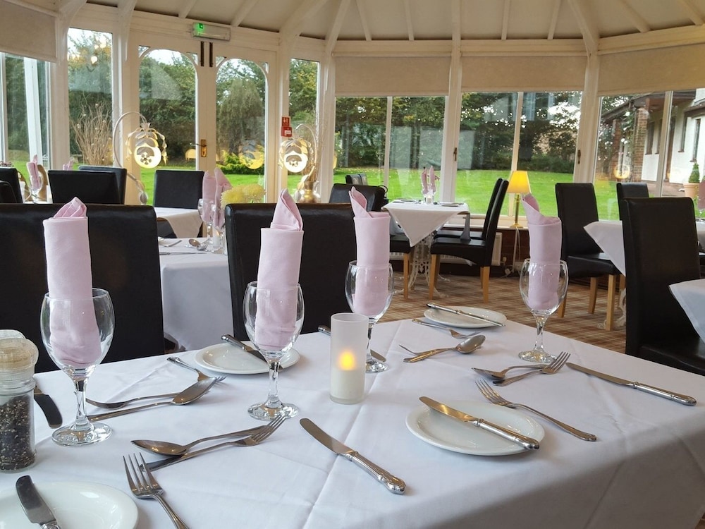 Apple Tree Hotel 25/30