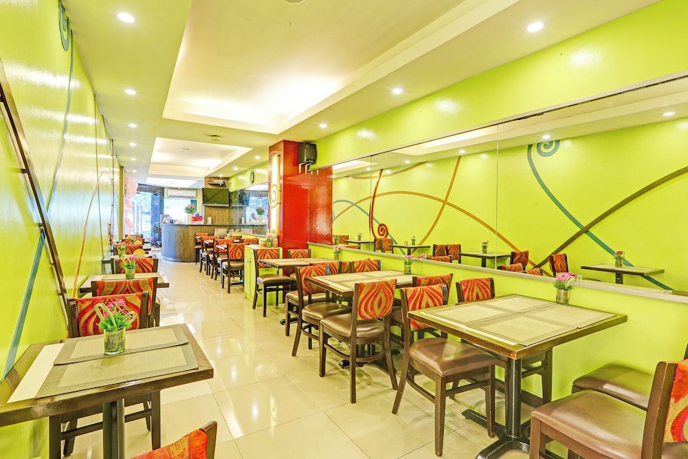 Townhouse OAK Makati Manila Near PNR Pasay Evangelista formerly VIP Suites 39/47