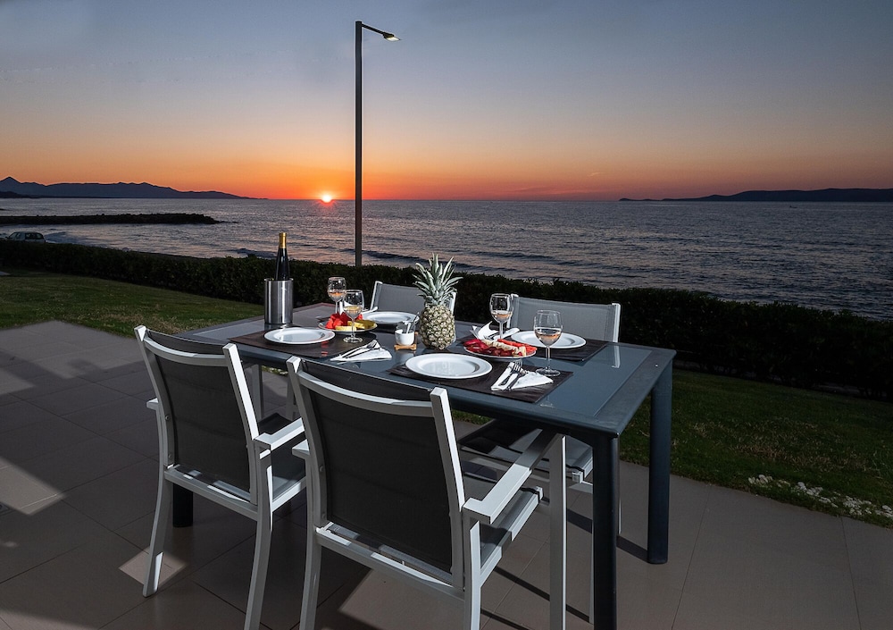Villa Almyra 27/36
