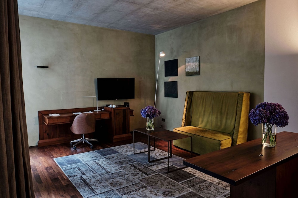 Hotel Stary. 63/71