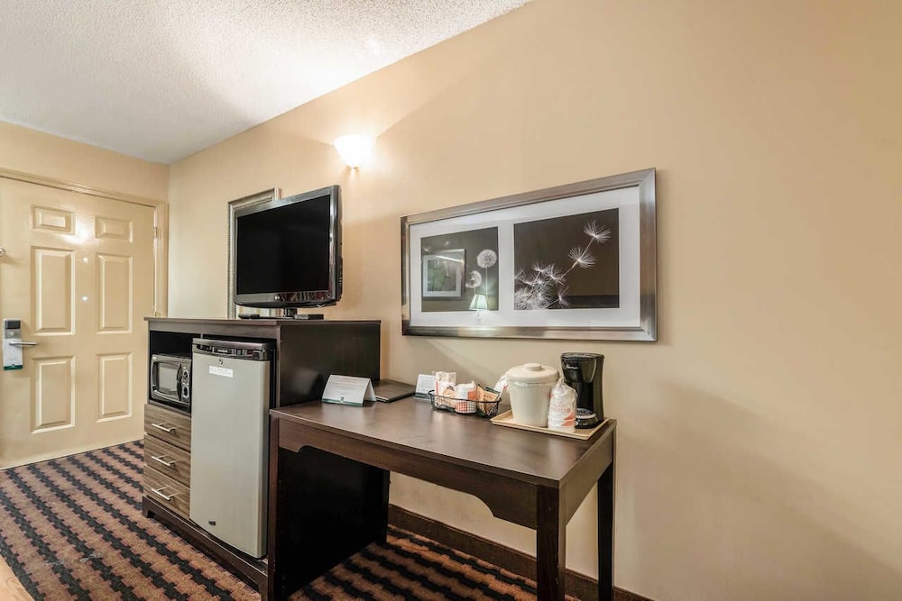 Quality Inn Decatur River City 32/39