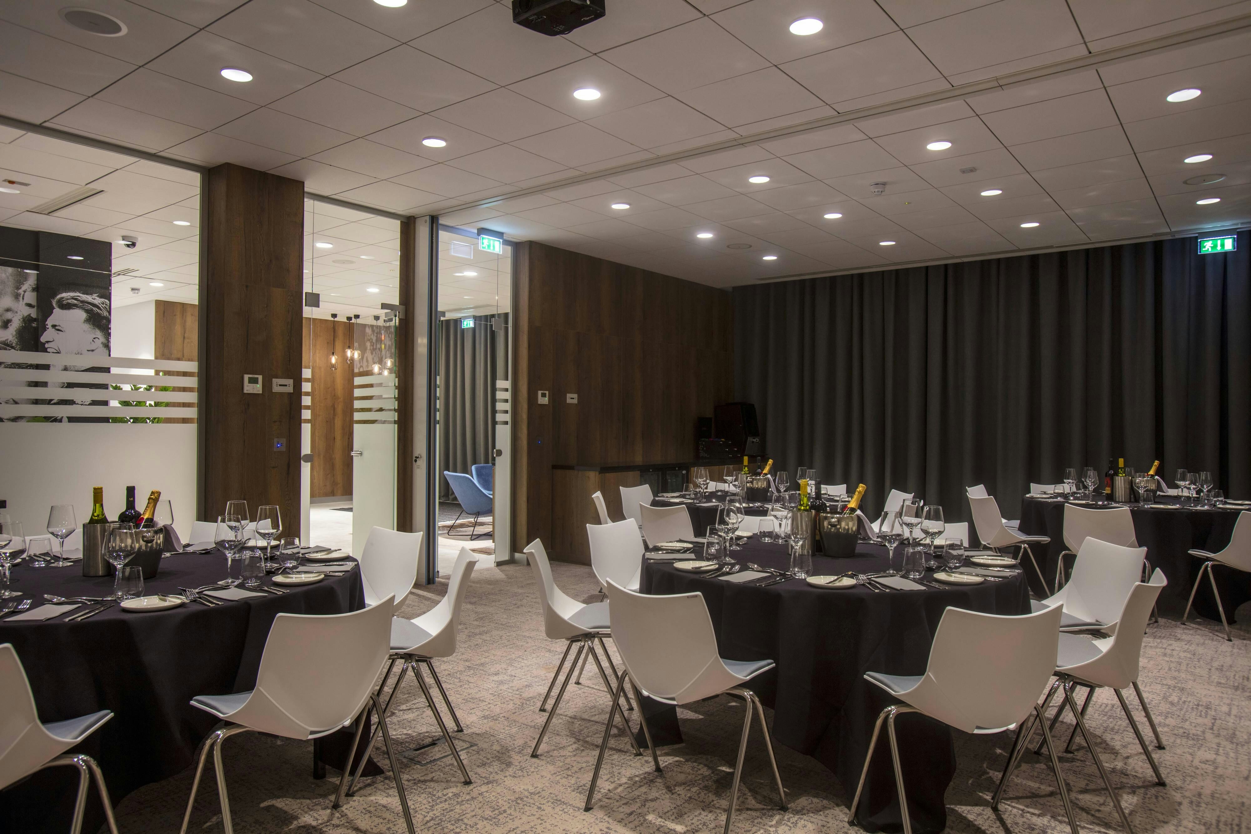 Courtyard By Marriott Edinburgh West 44/55
