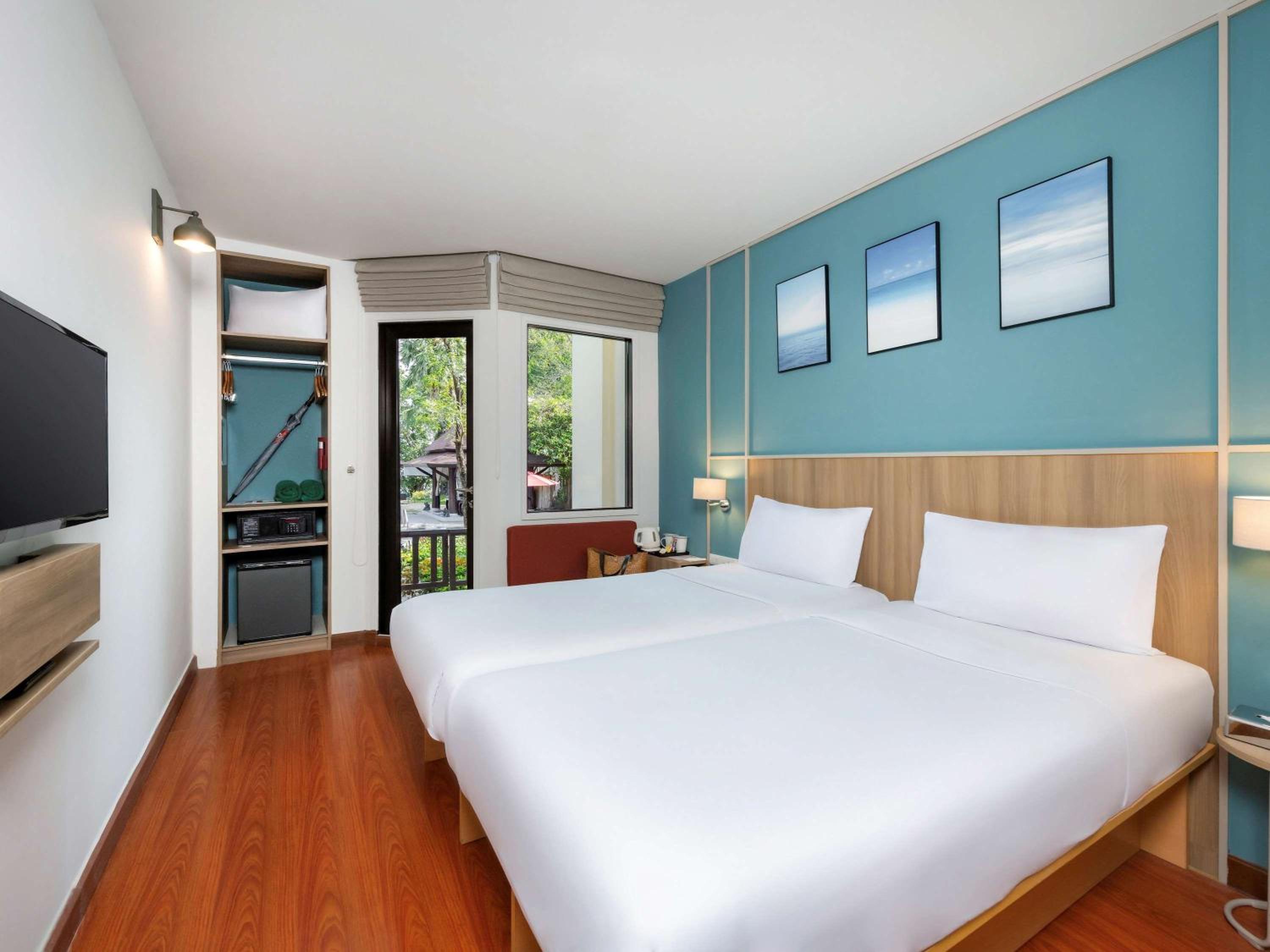 Standard, Twin Beds, City Side