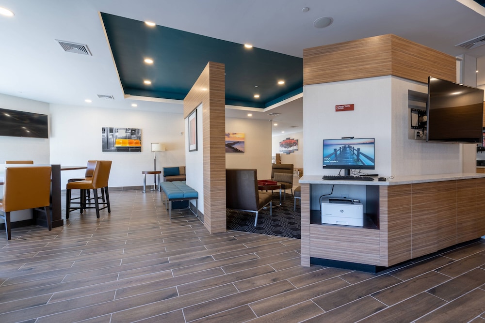 TownePlace Suites by Marriott Clinton 8/28