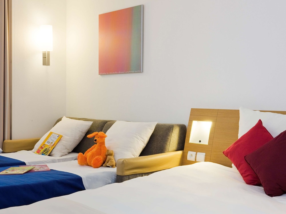 Novotel Paris La Defense Esplanade 9/72