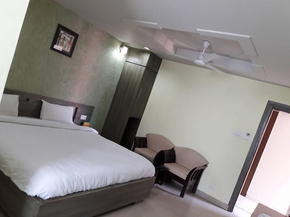 Hotel Raj Residency 5/35
