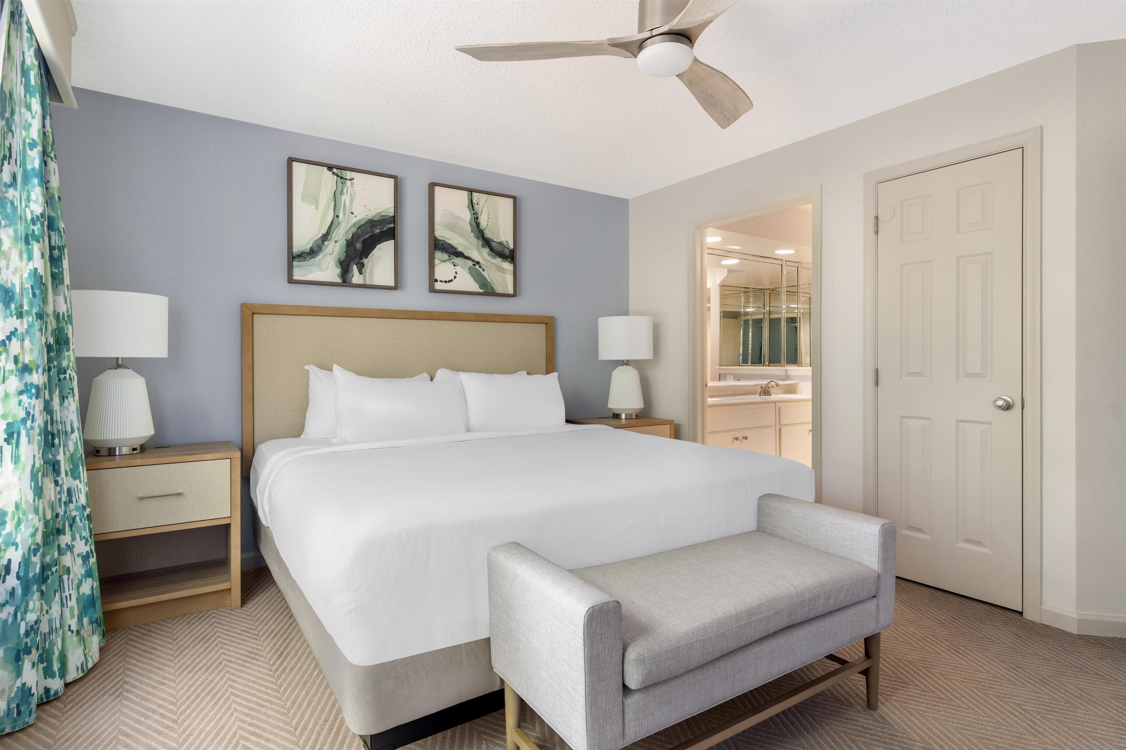 2 BEDROOMS, SUITE, KING AND QUEEN OR KING AND TWIN BEDS