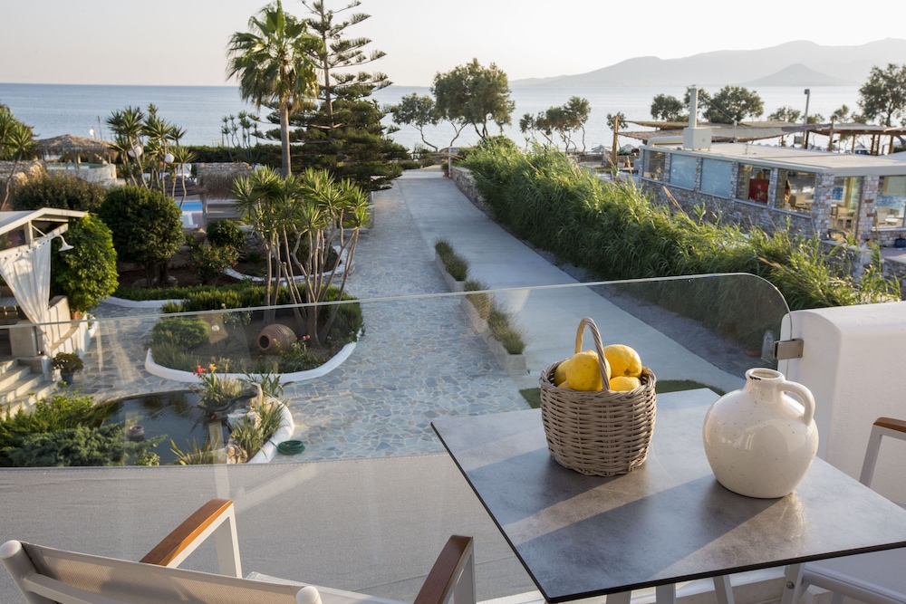 Athina Studios & Suites 36/50