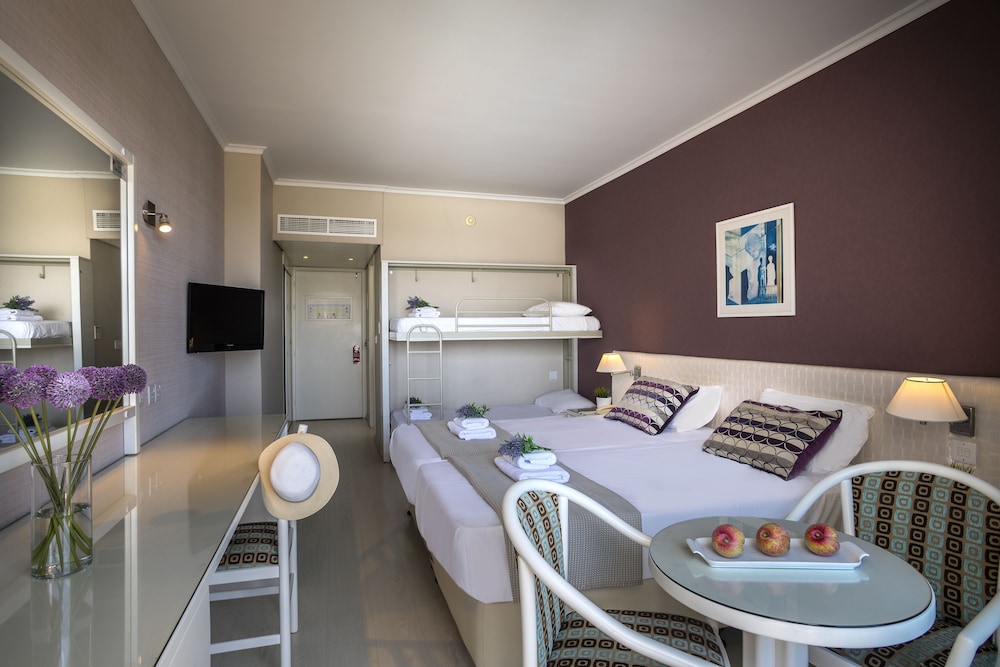 Pavlo Napa Beach Hotel 49/62