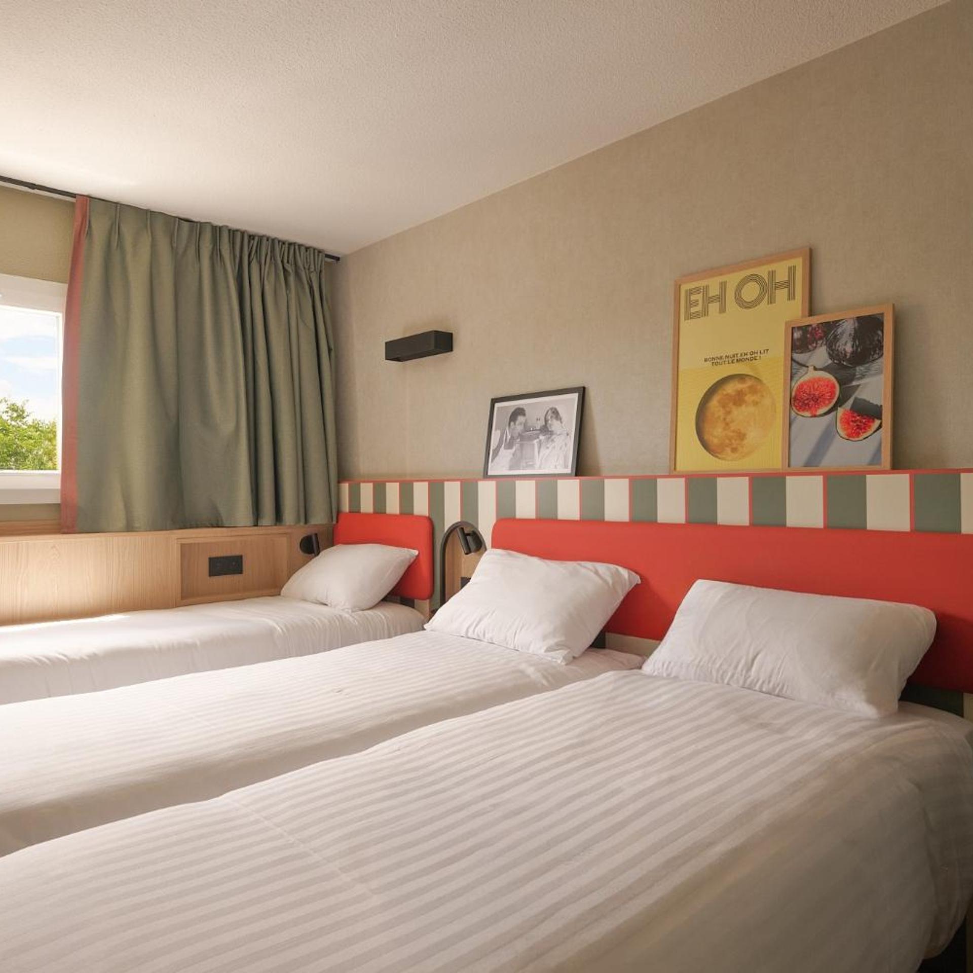 Room, Triple