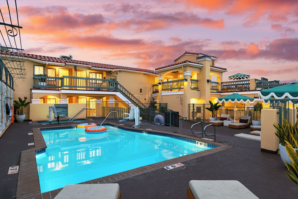 Laguna Brisas A Beach Hotel 9/50