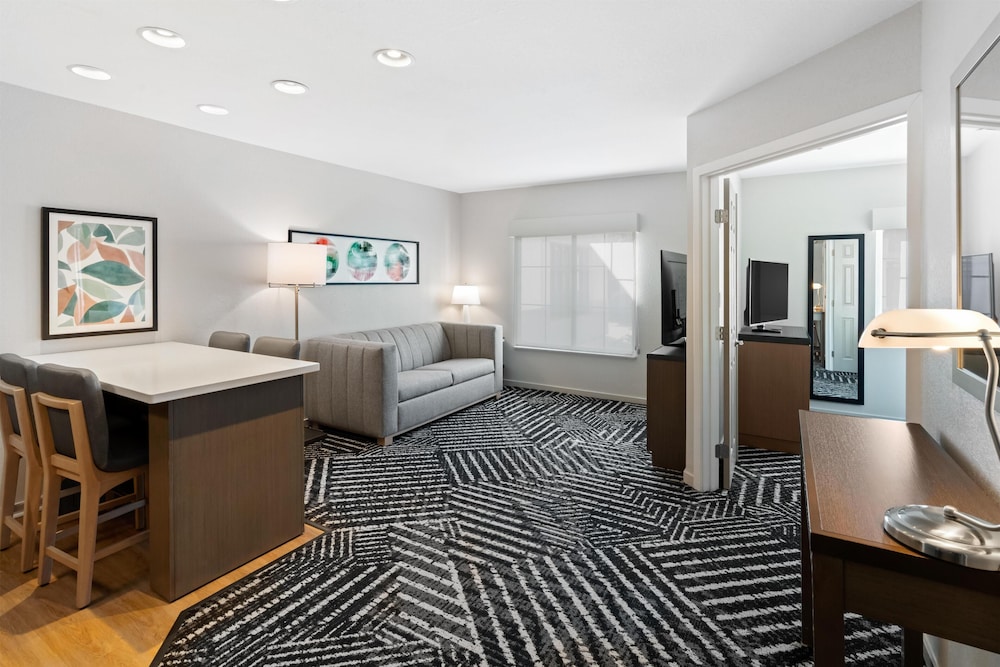 Hyatt House Boston/Burlington 48/72