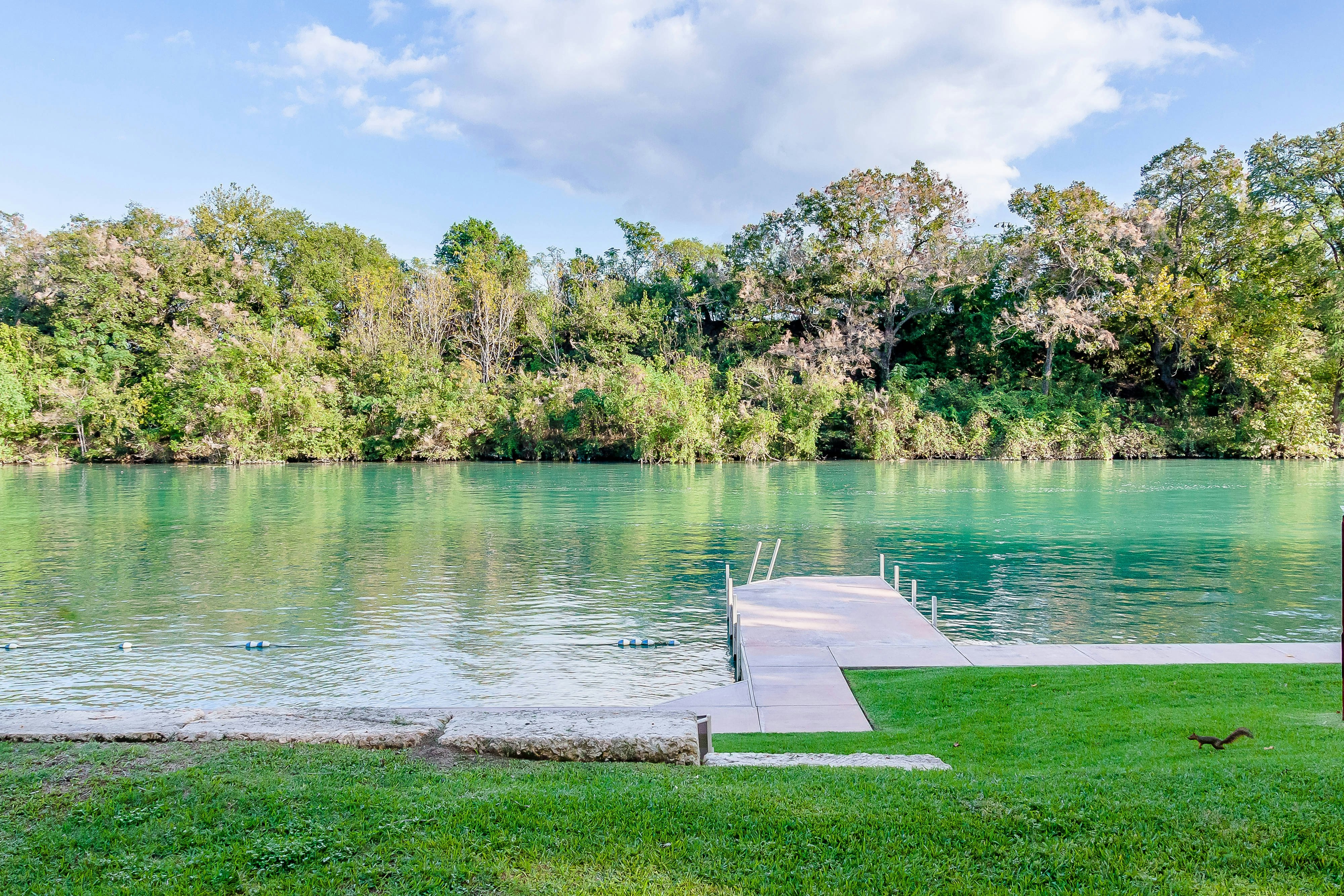 Courtyard New Braunfels River Village 74/78