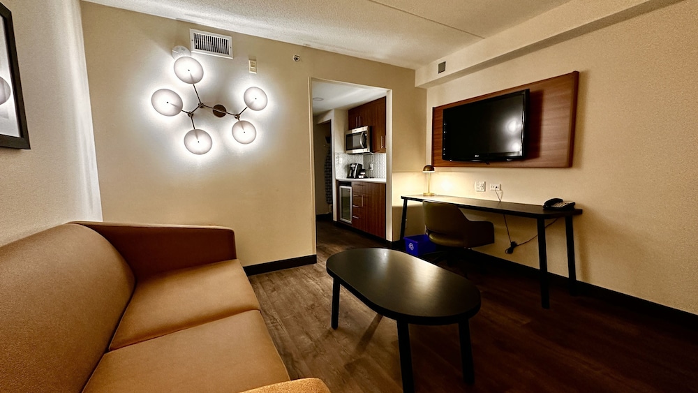 Newmarket Hotel And Suites 50/66
