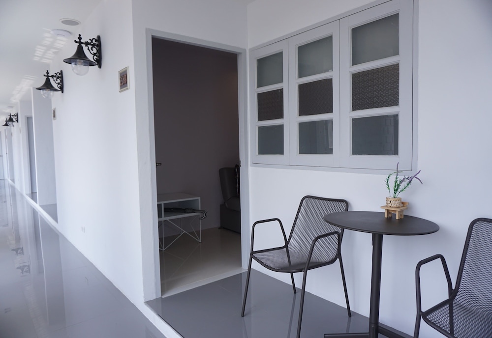 Nan Nakara Boutique 27/43