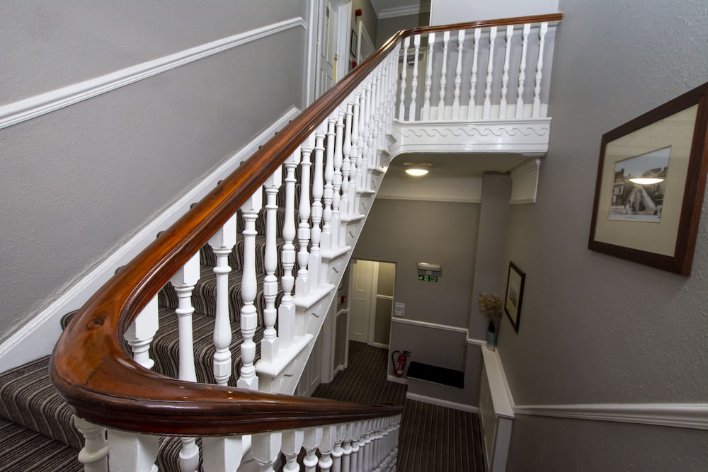 The Grosvenor Plymouth 37/64