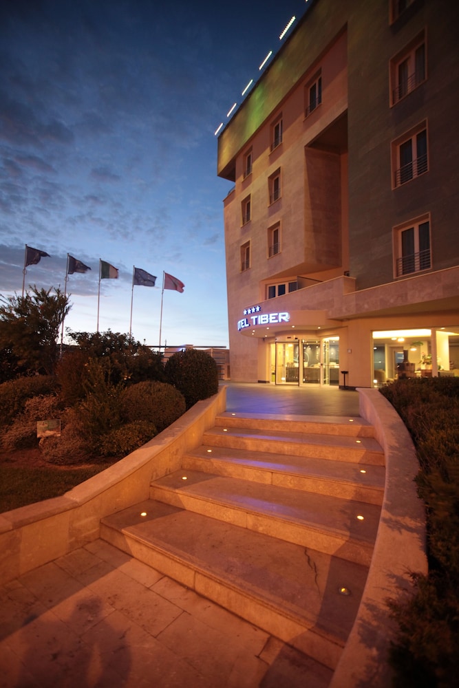 Hotel Tiber Fiumicino 64/68