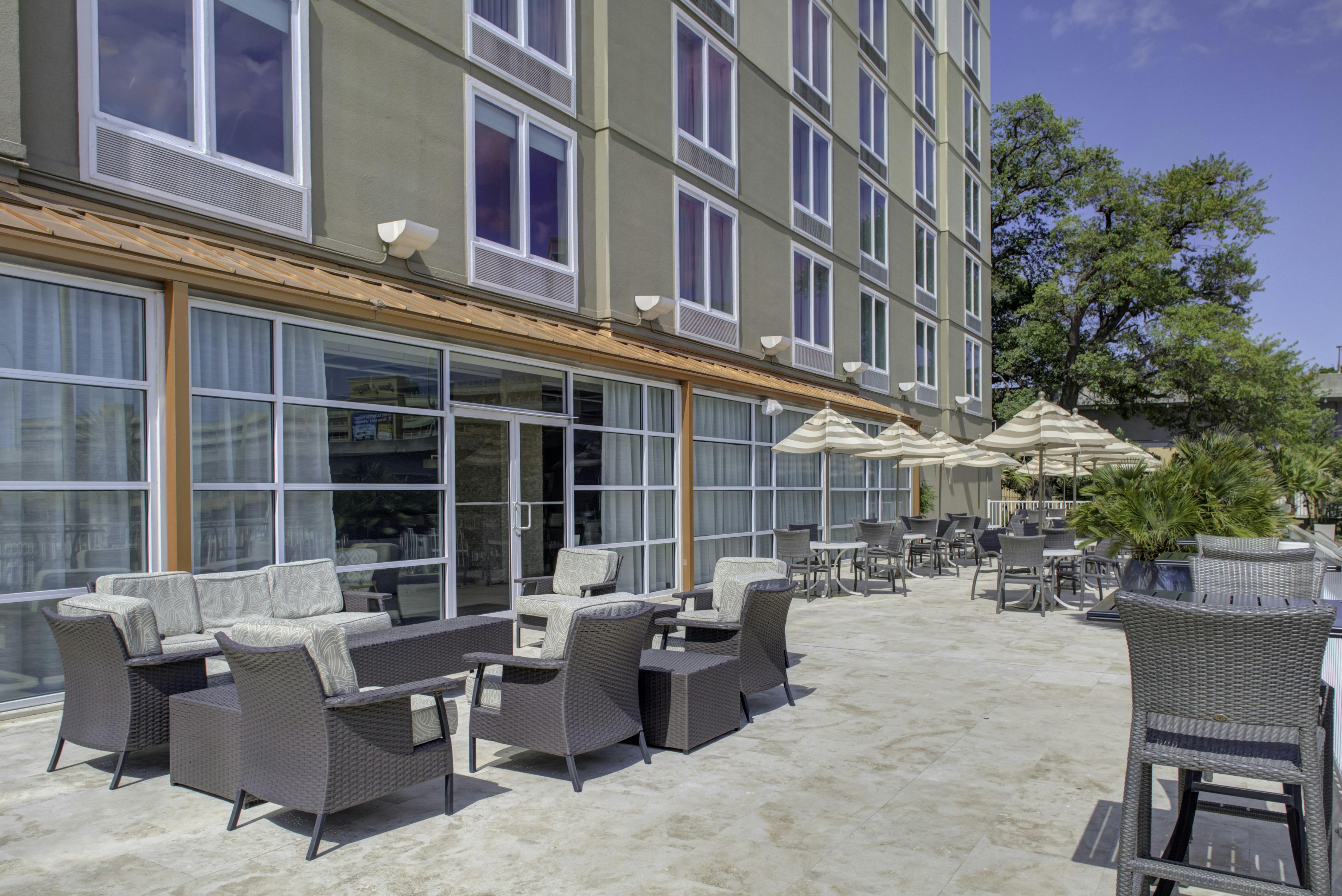 Doubletree By Hilton Hotel Biloxi 57/61