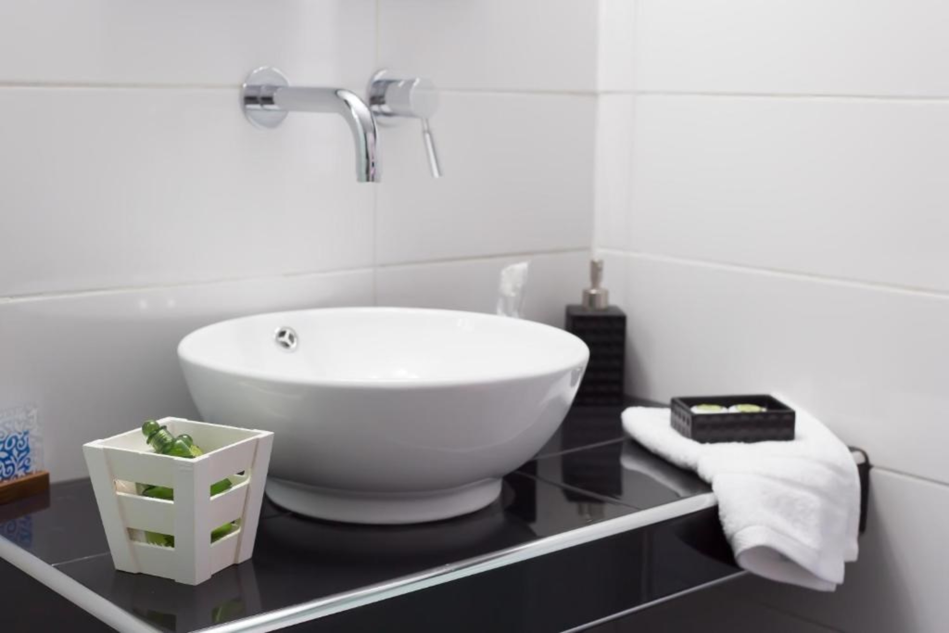 Suite, Outdoor Jetted Tub 7/9