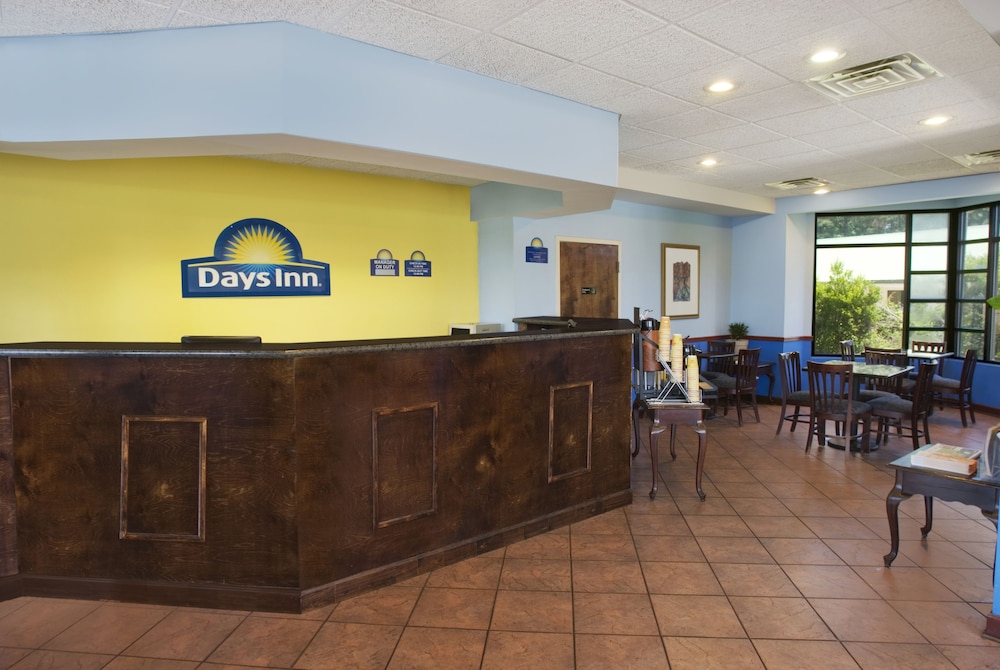 Days Inn by Wyndham Richmond Hill/Savannah 8/17