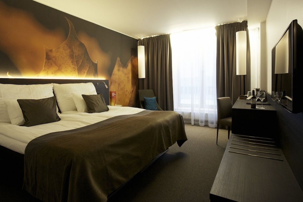 Clarion Hotel Sense 4/48