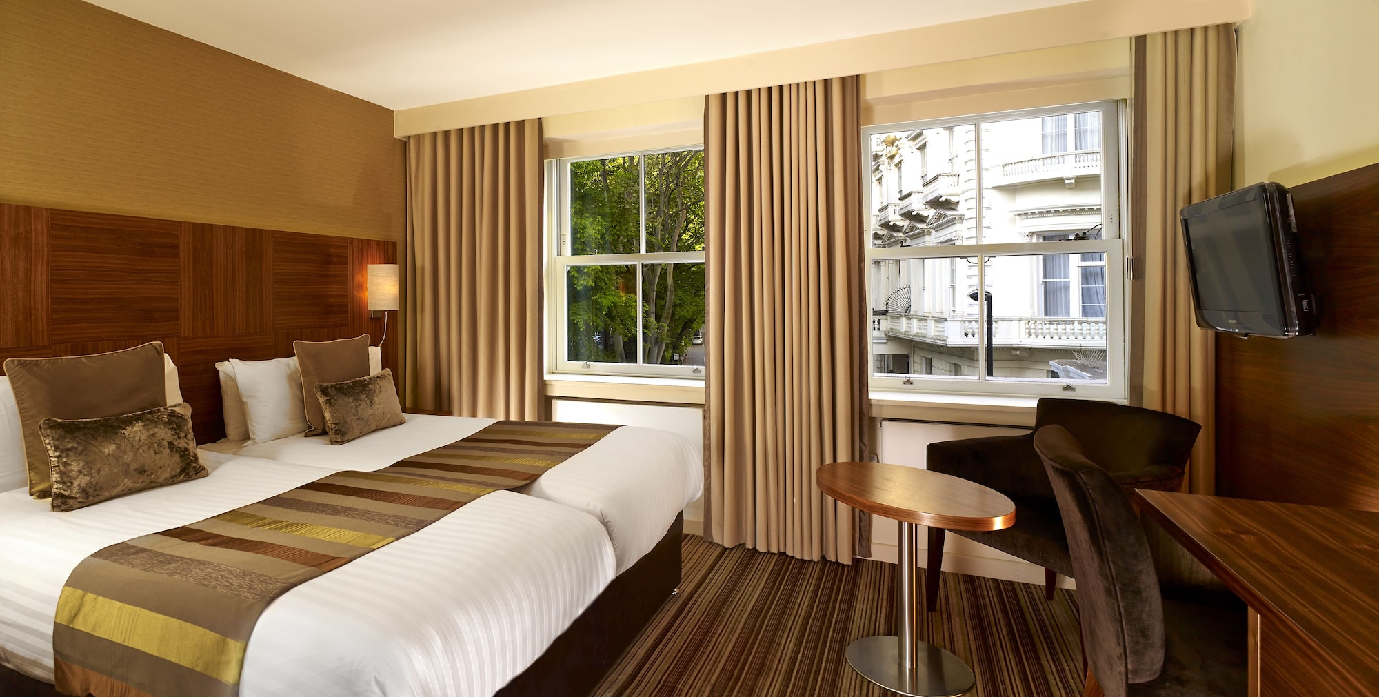 EXECUTIVE, DOUBLE BED