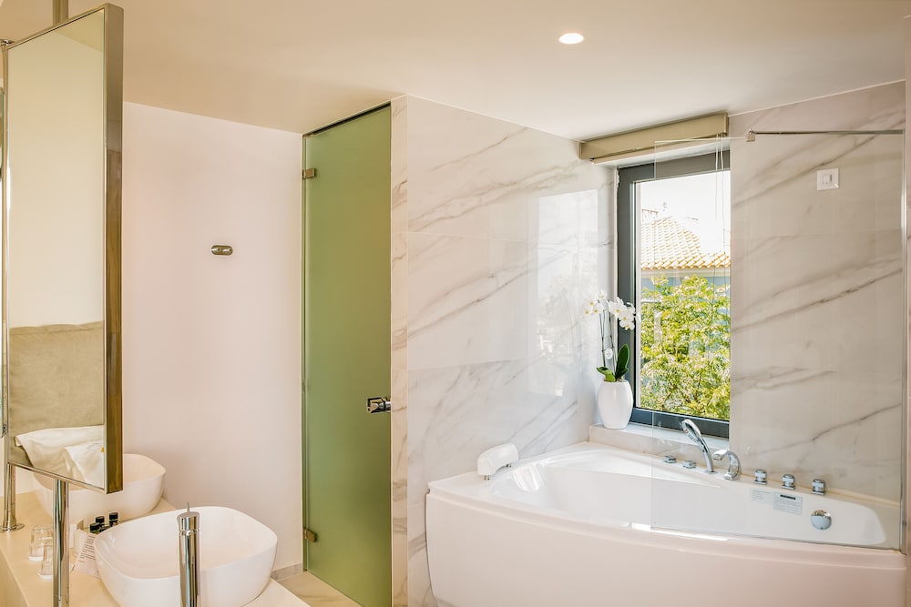Samian Mare Hotel Suites & Spa 72/80