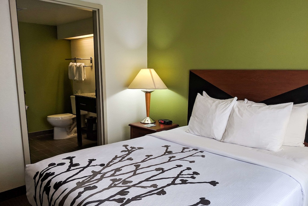 Sleep Inn Woodbridge - Potomac Mills 8/30