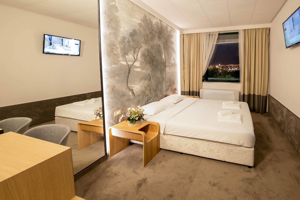 Park Hotel Raya Garden 8/58