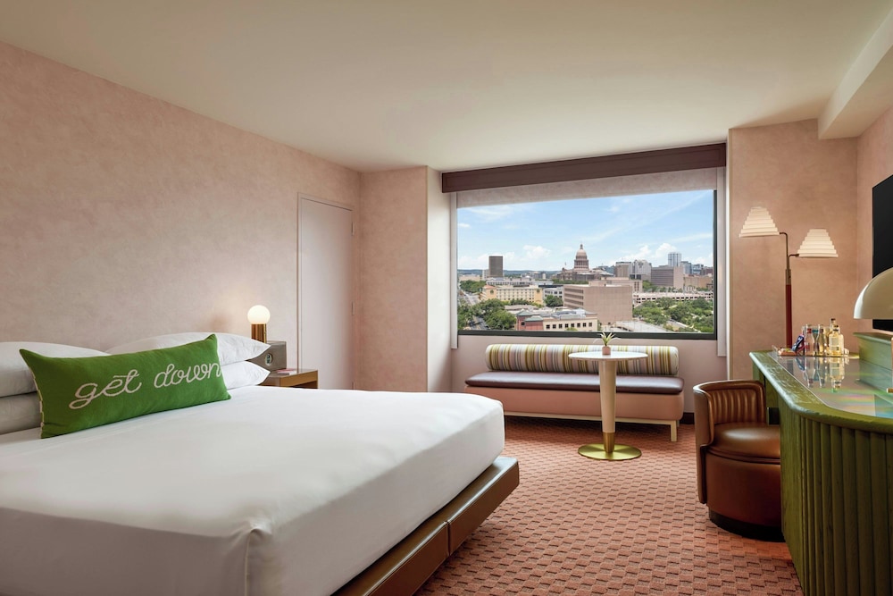 Renaissance Austin Downtown Hotel 11/50