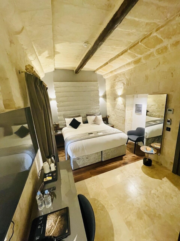 The Village Boutique and Spa 26/72
