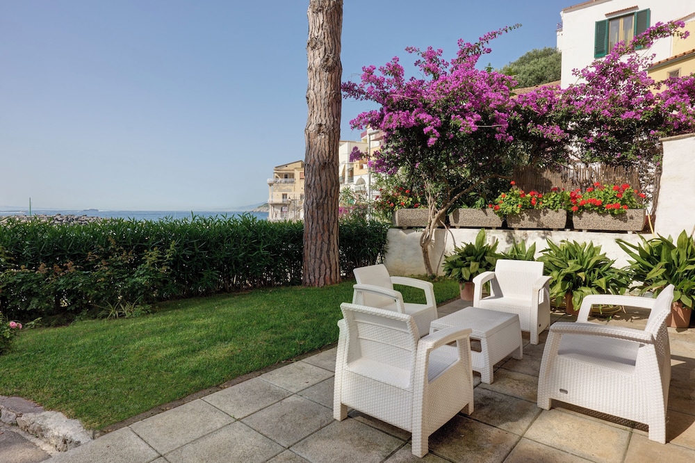 Sea Breeze Residence 29/32