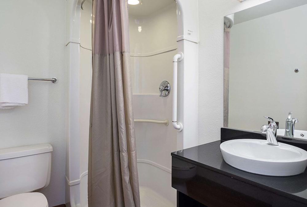 غرفة قياسية بسريرين مزدوجين، Motel6 Pueblo, CO - I-25 4/5