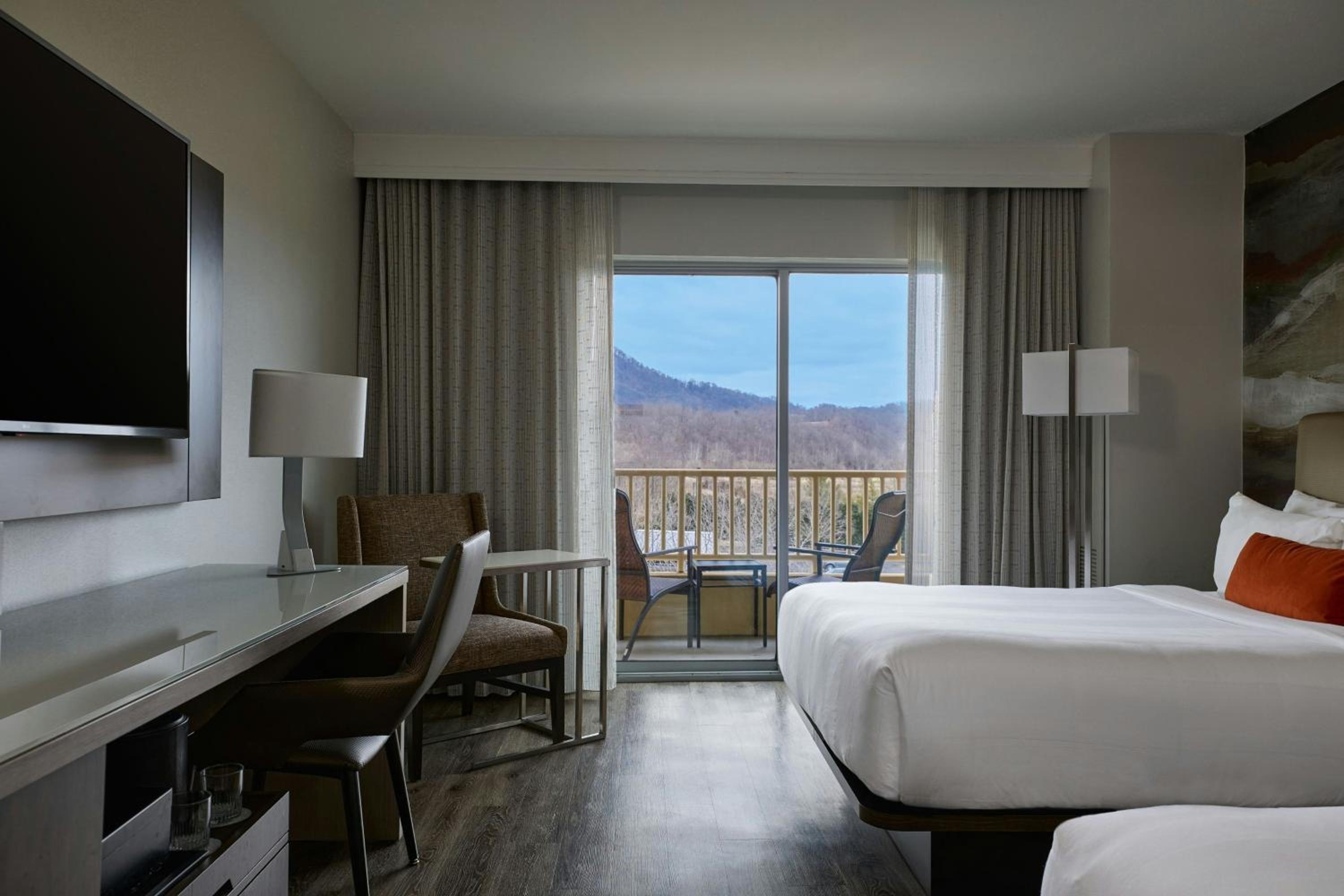 غرفة بشرفة، Marriott Meadowview Conference Resort Convention Center 6/15