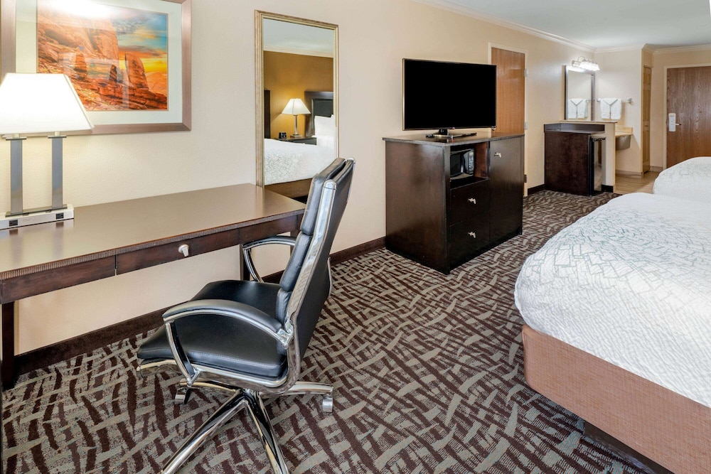La Quinta Inn Suites Moab 42/48