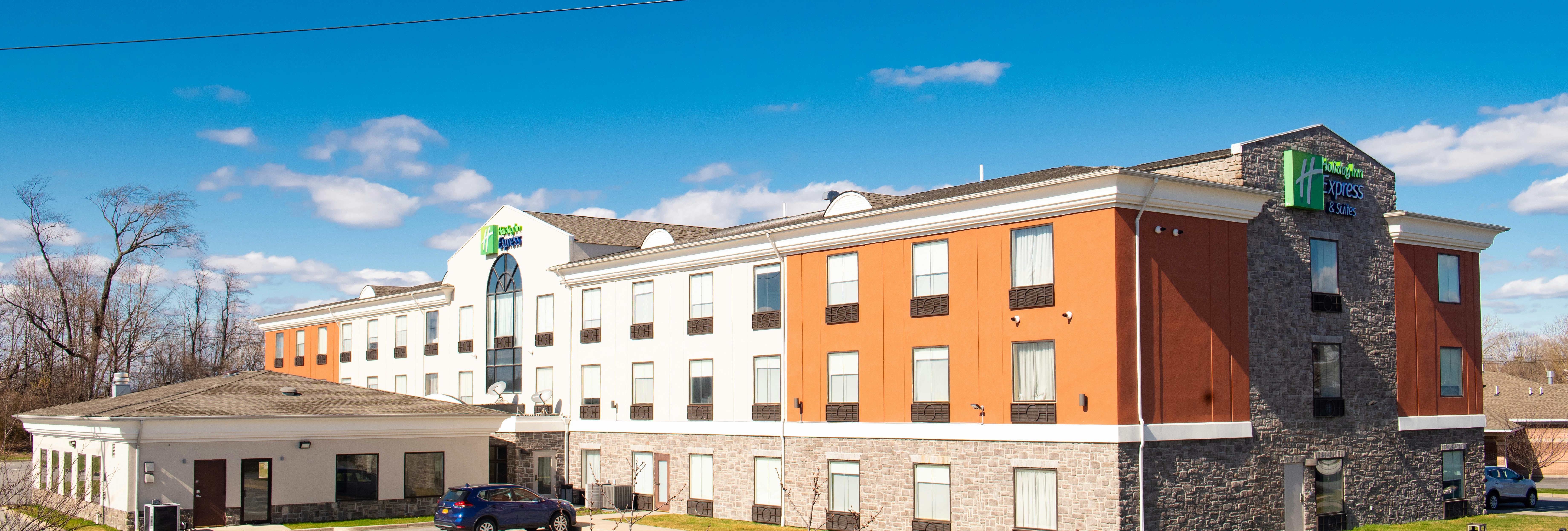 Holiday Inn Express Hotel and Suites Chester-Monroe-Goshen 2/72