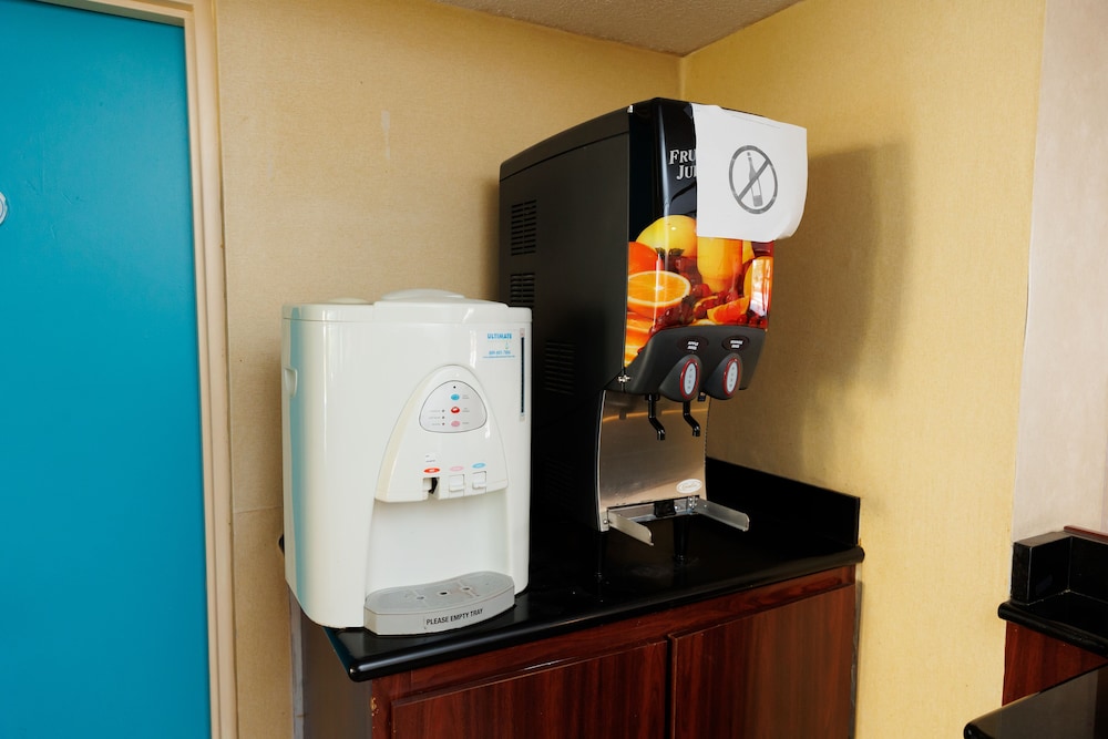 佛罗里达购物中心贝蒙特套房酒店(Garnet Inn and Suites Orlando) 图片3