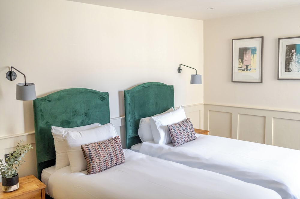Brooks Hotel Edinburgh 9/62