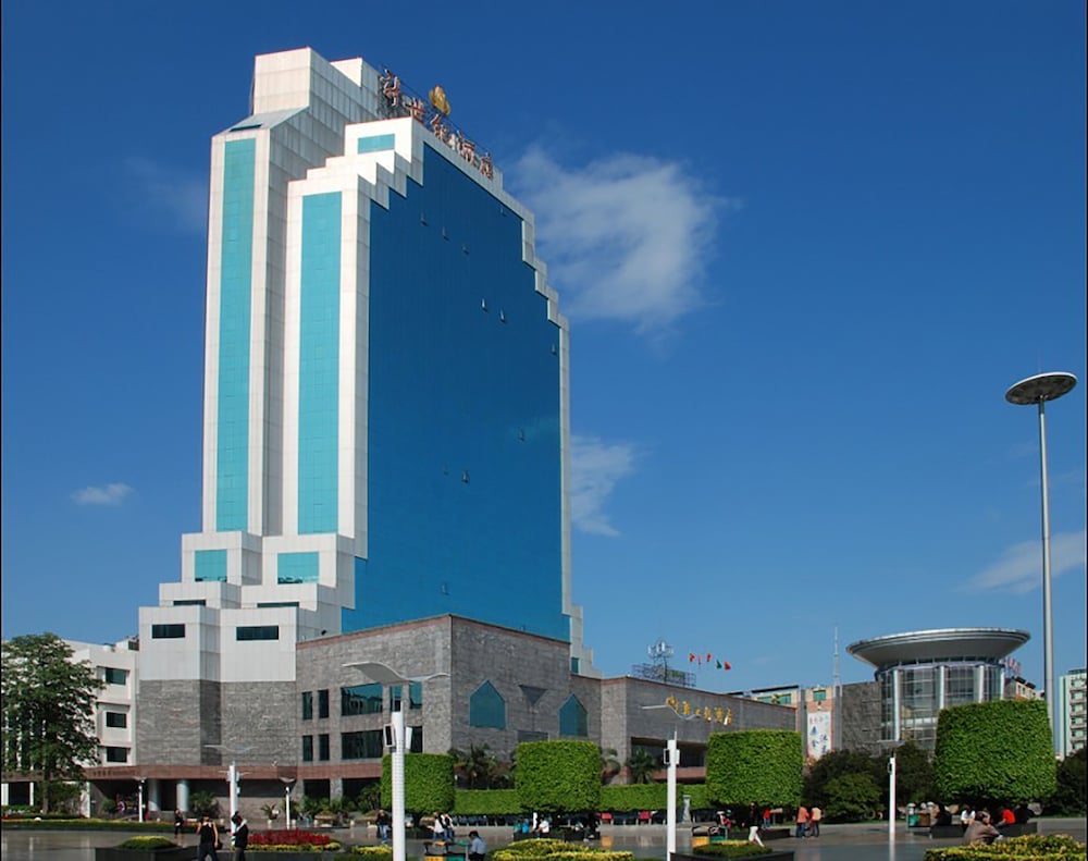 GUANGZHOU NEW CENTURY HOTEL 61/65
