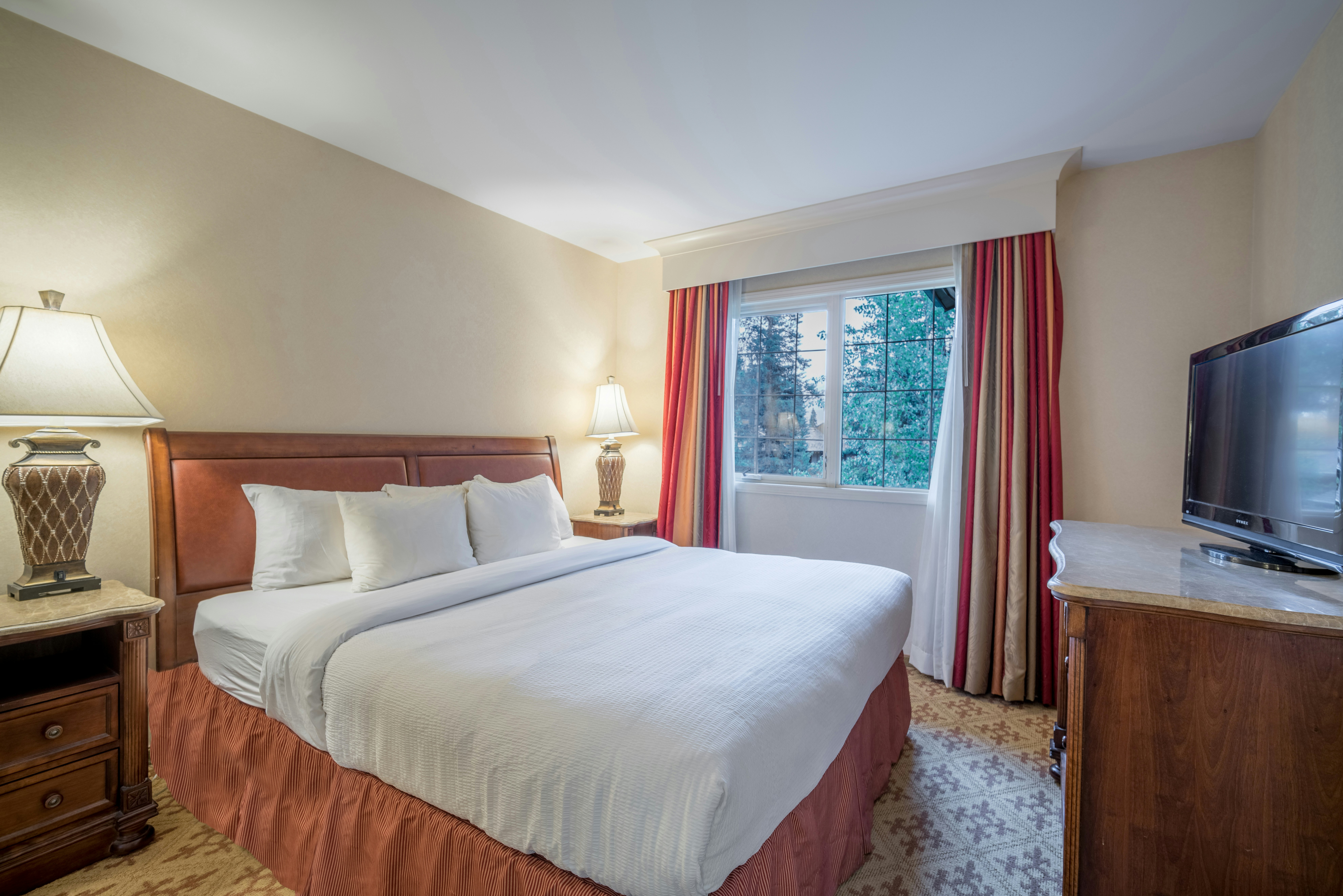 Lake Louise Inn 35/72