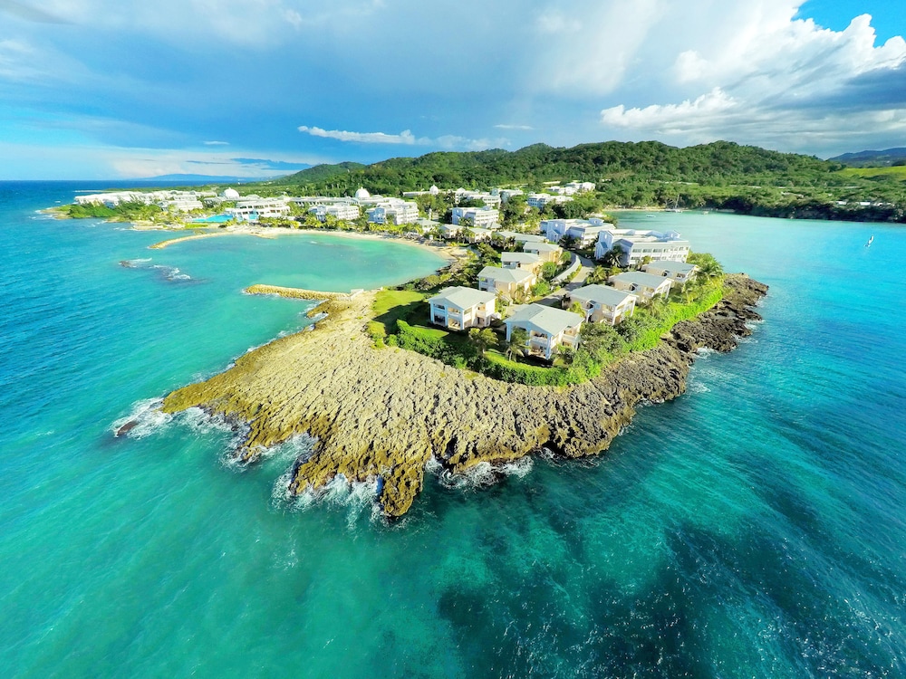 Grand Palladium Lady Hamilton Resort and Spa 16/42